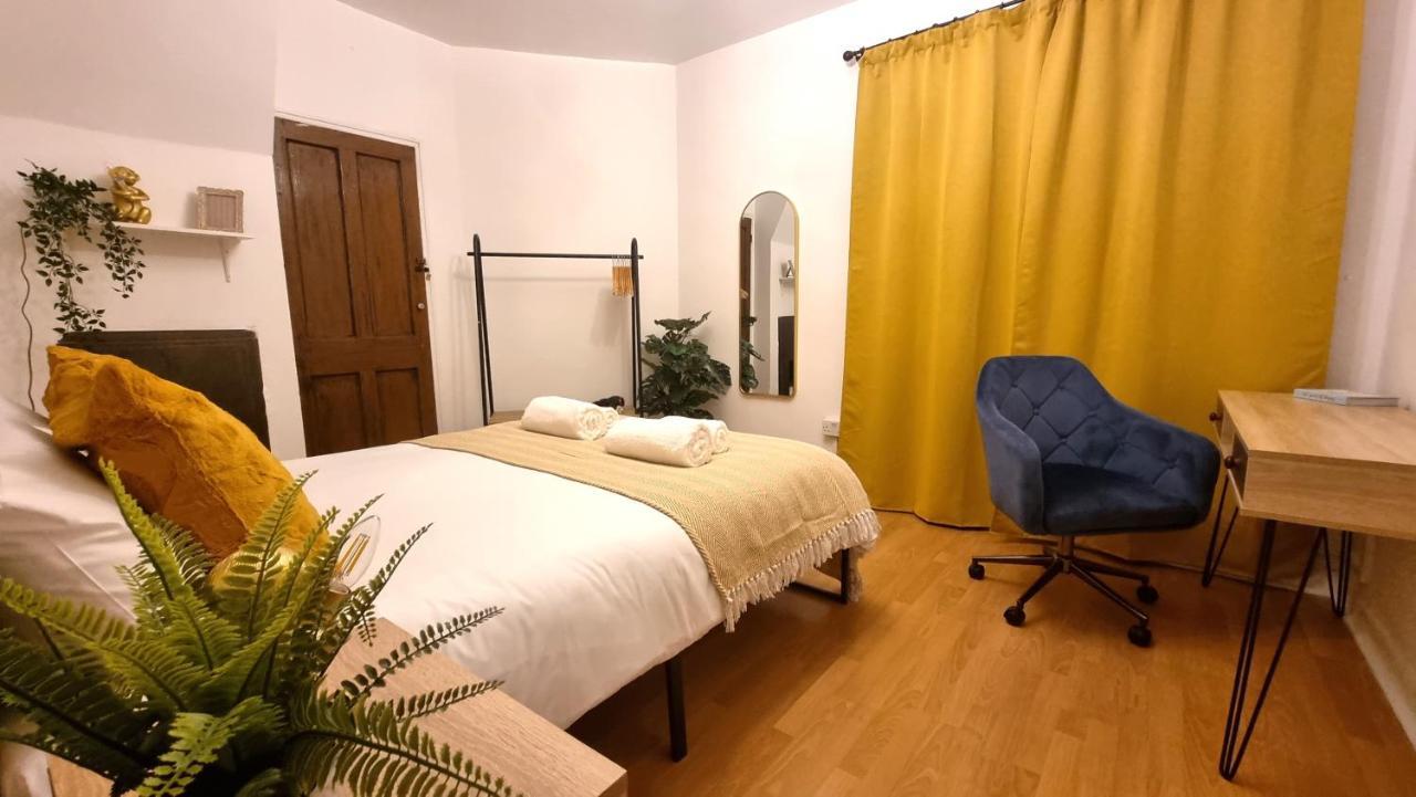 3 Bed Flat O2 Arena Dyson House * London