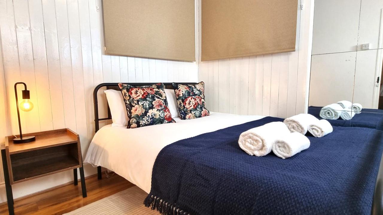 3 Bed Flat O2 Arena Dyson House * London