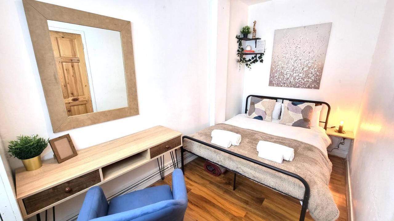 3 Bed Flat O2 Arena Dyson House * London